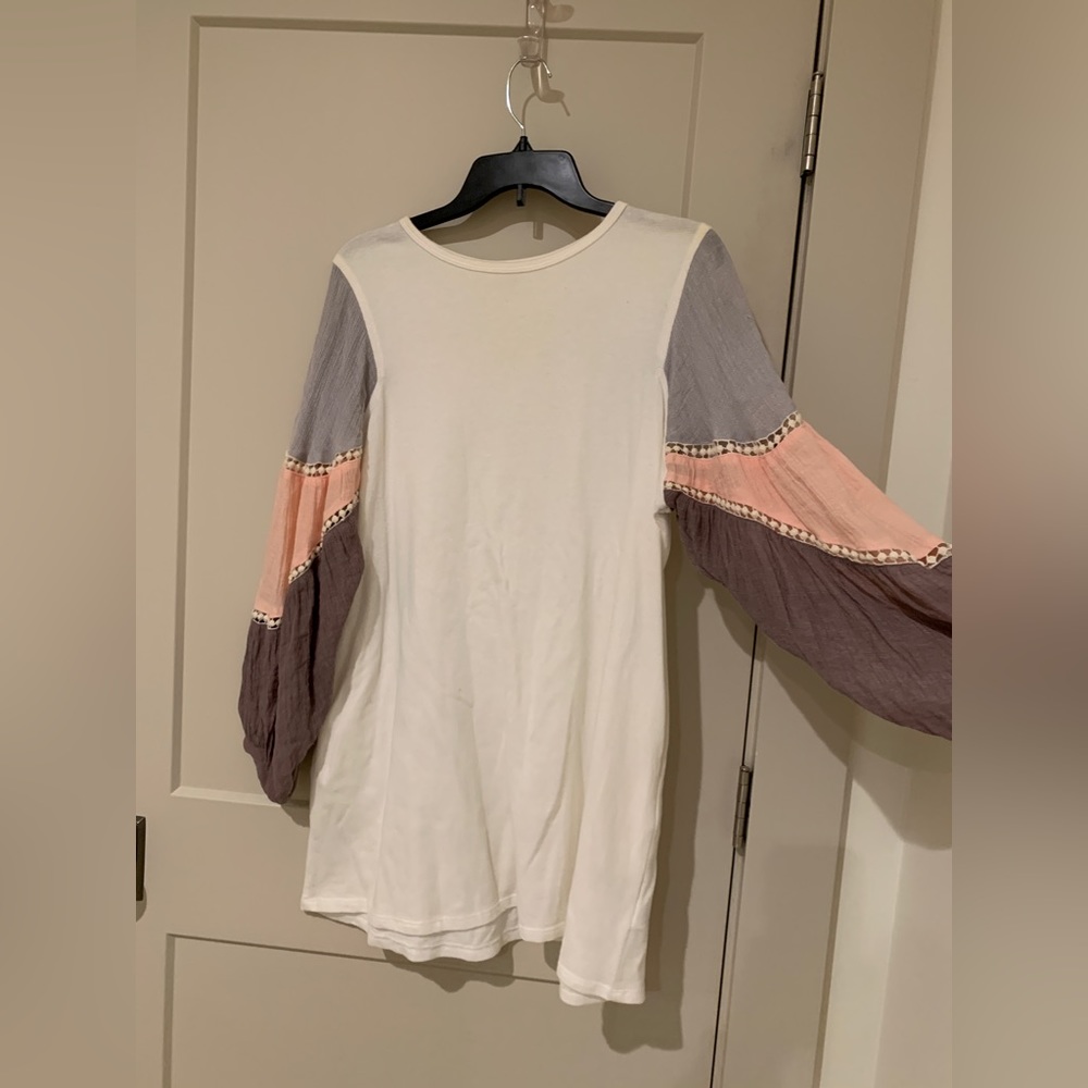 White dress w statement sleeves